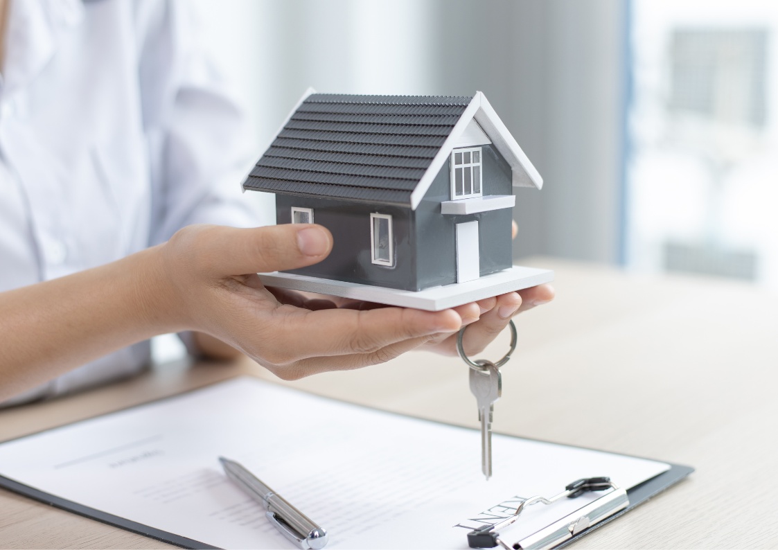 How Do Real Estate Copywriters Help Realtors to Attract New Buyers?