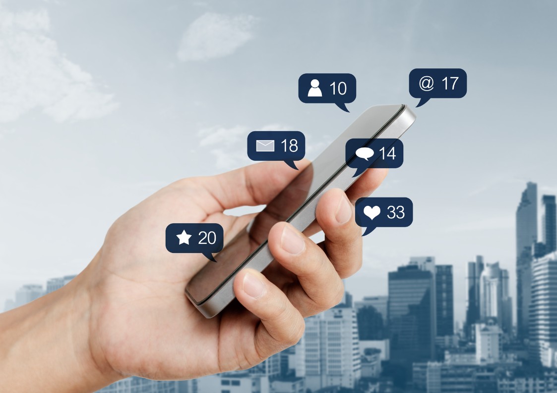 How Technology Can Help You Boost Your Social Skills