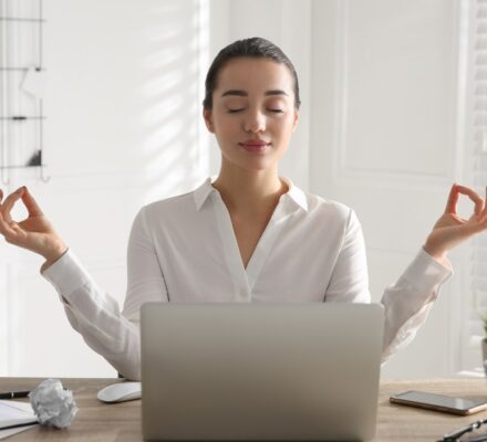 How You Can Use Technology to Help Manage Stress