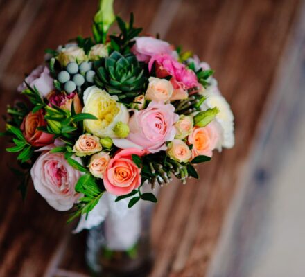 How to Decorate a Home with Fresh Flowers