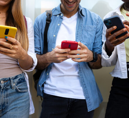 Smart Tips to Buy Your Dream Phone in College