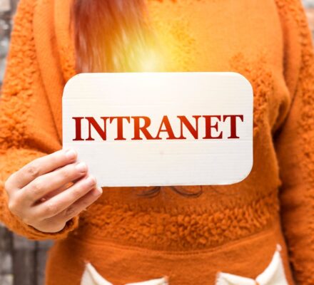 AI-Driven Employee Experience: The Future of Intranet Platforms